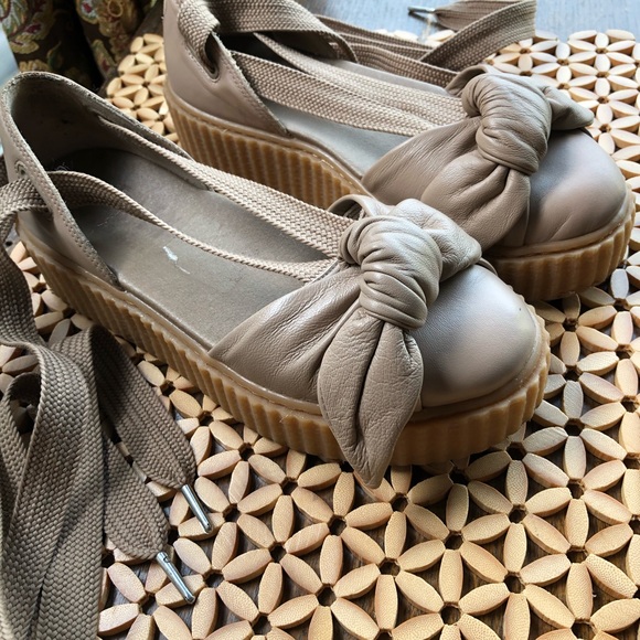 Fenty x Puma shoes size 7 - Picture 4 of 10